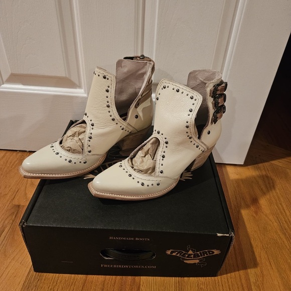 Freebird Melody boots, brand new never worn! Real leather. They run large/big. - Picture 9 of 16